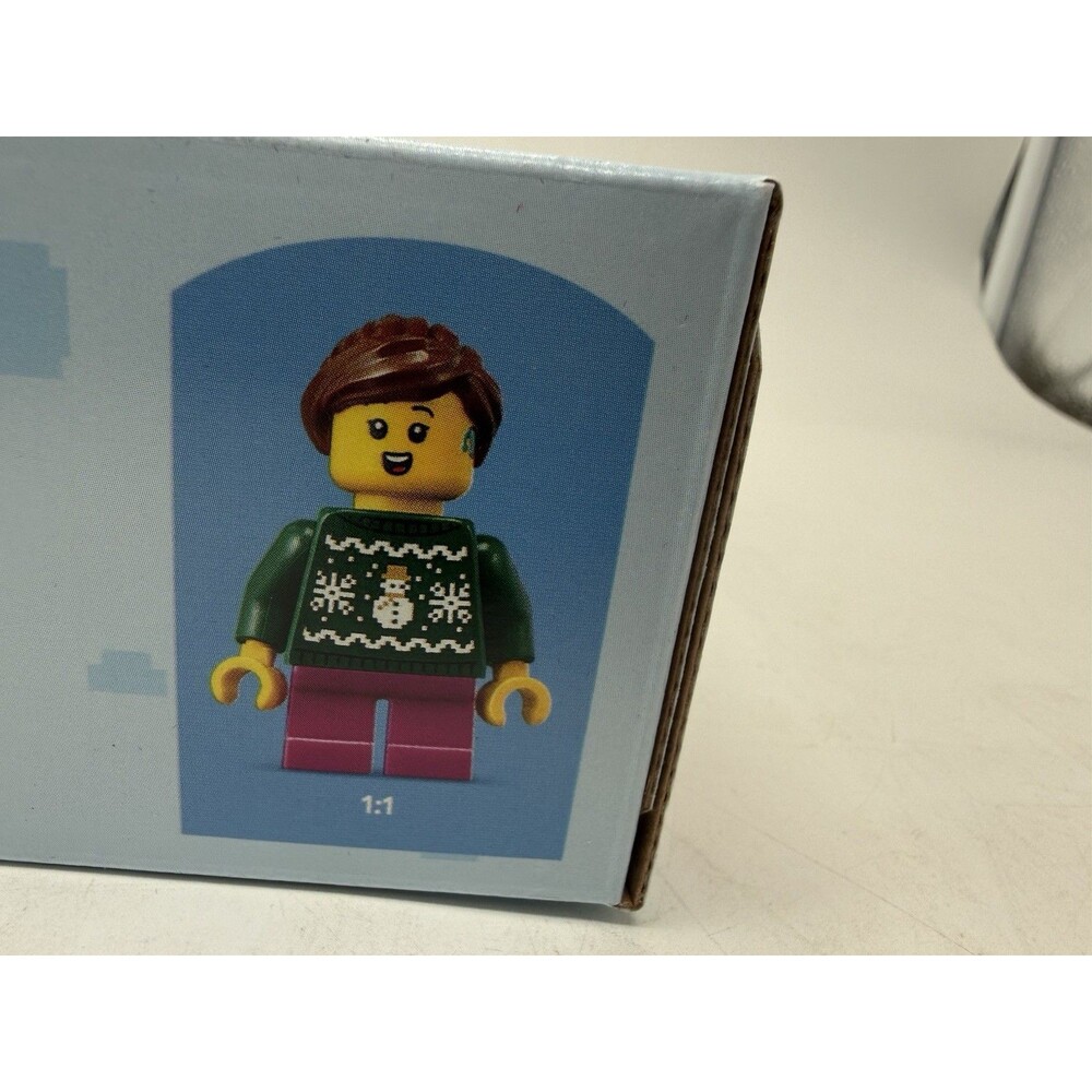LEGO Winter Gazebo 40778 Christmas Village 2025 RETIRED Limited Edition Seasonal - Picture 7 of 9